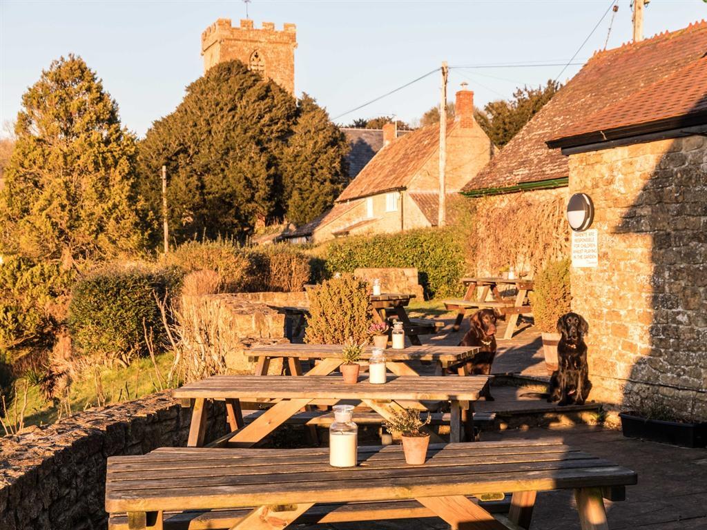 Three Horseshoes Inn Powerstock Exteriér fotografie